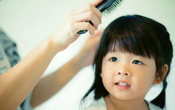 Cara Menstimulus Pertumbuhan Rambut pada Anak Agar Lebat dan Sehat