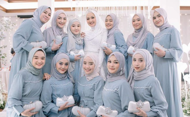 Mempercantik Pernikahan dengan Pilihan Warna Baju Bridesmaid yang Elegan dan Berkualitas